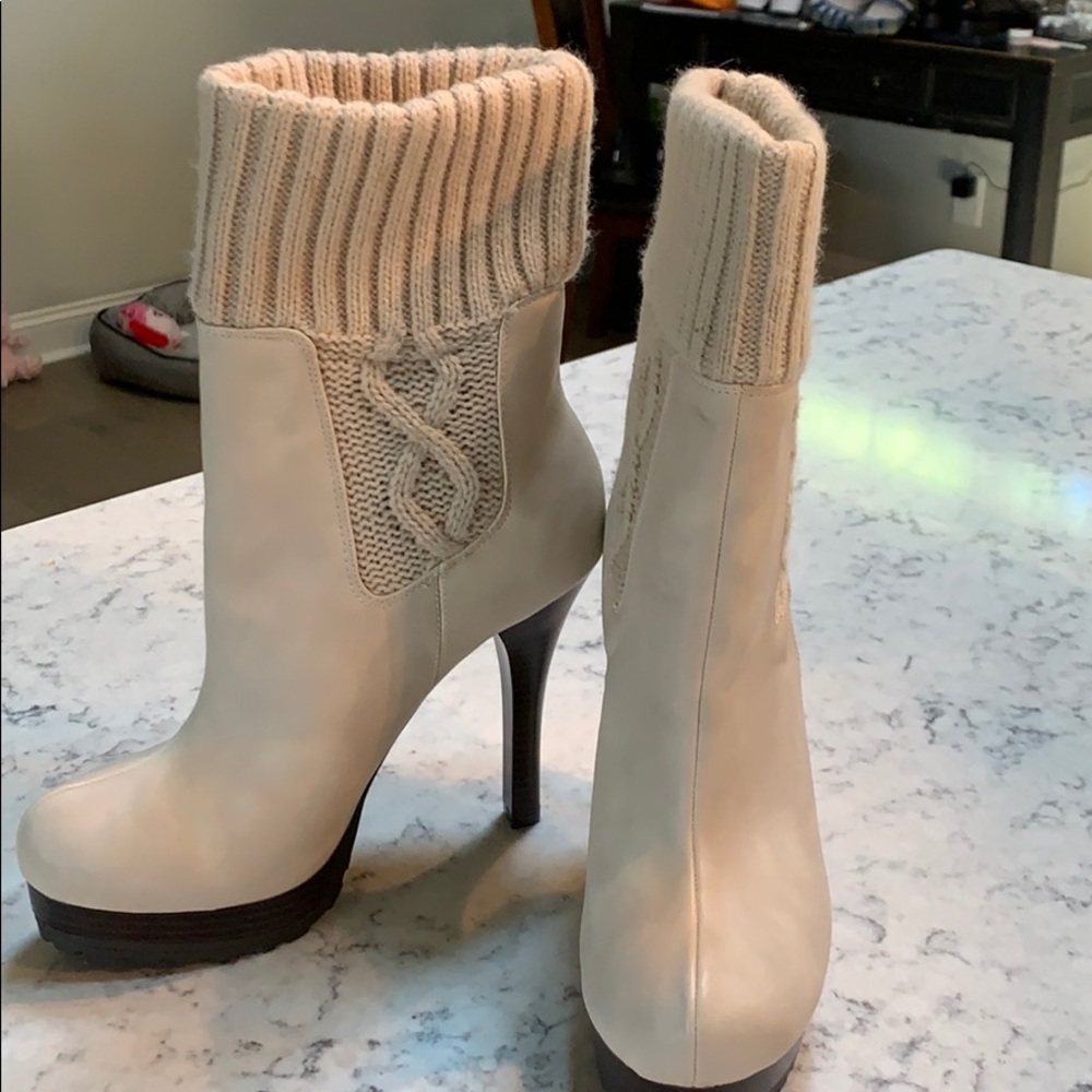 Jennifer Lopez boots never worn